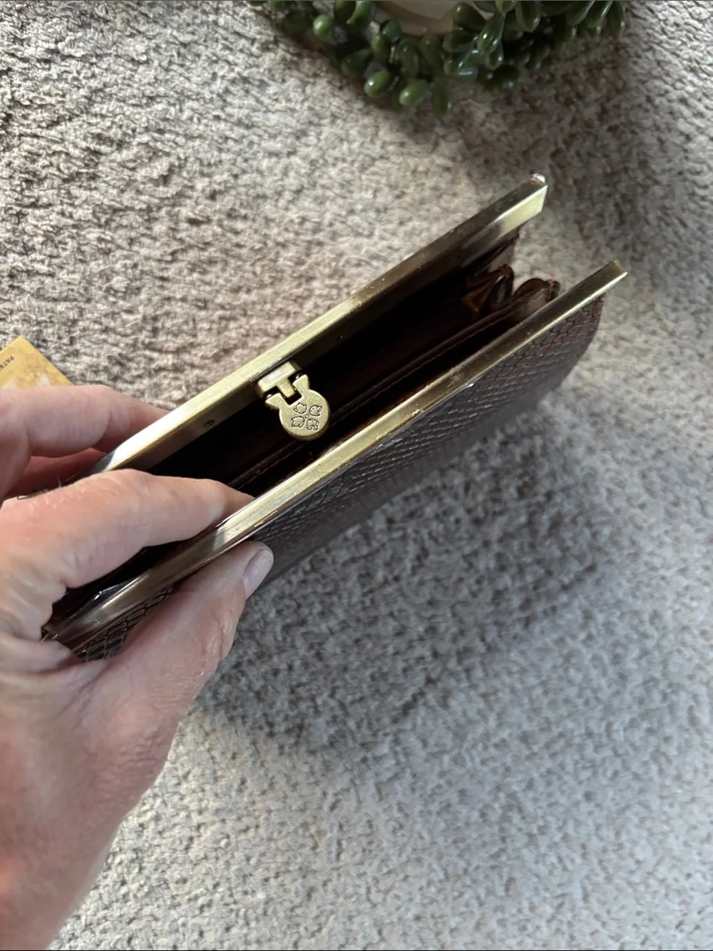 🆕 with tags Patricia Nash Brown Snakeskin Envelope Clutch with Brass Frame